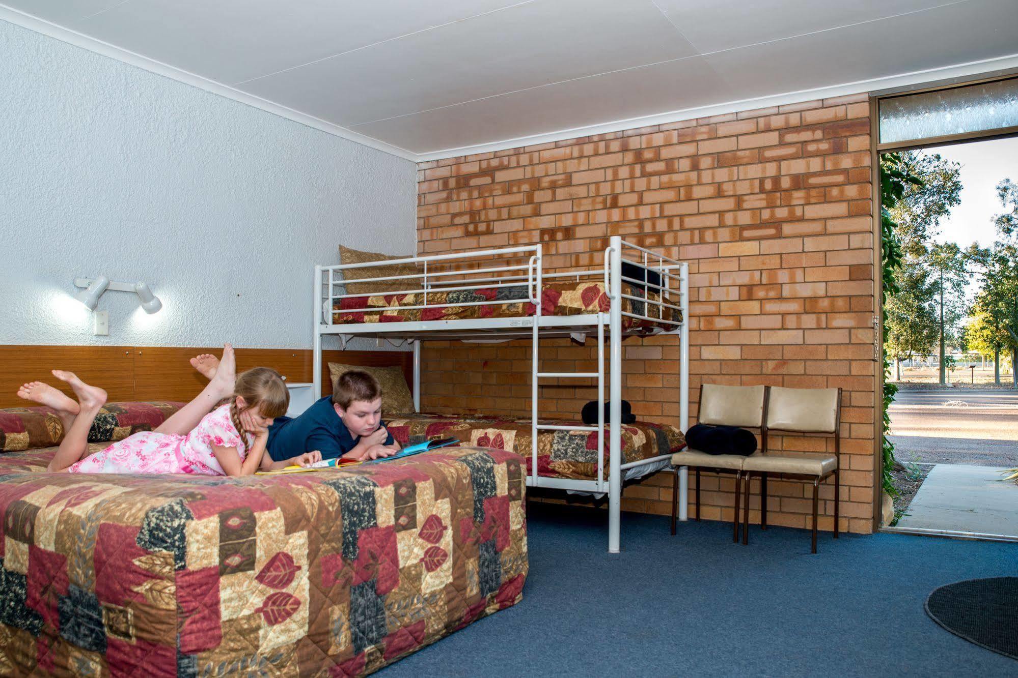 Abajaz Motel-Central-King Bed-Shaded Parking Longreach Dış mekan fotoğraf